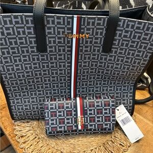 New Tommy Hilfiger Monogram Tote & Wallet Set - Navy/Red/White